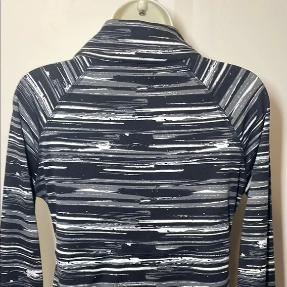 Soybu Black and White Patterned Long Sleeve Dress - Picture 4 of 10